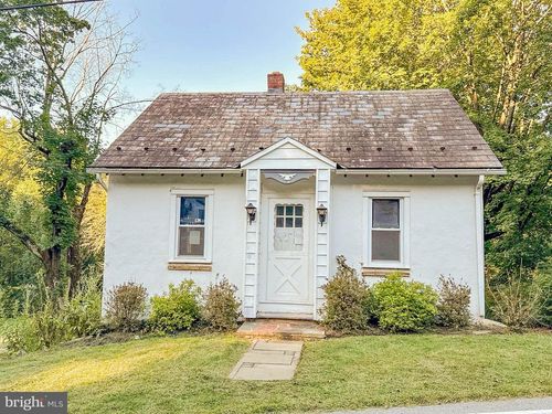 3112 Honeysuckle Rd, BETHLEHEM, PA, 18015-8904 | Card Image