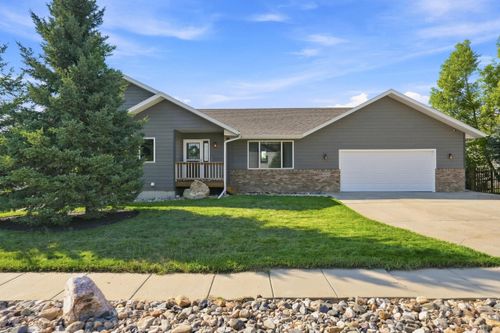 3053 Willowbend Rd, Rapid City, SD, 57703-6930 | Card Image