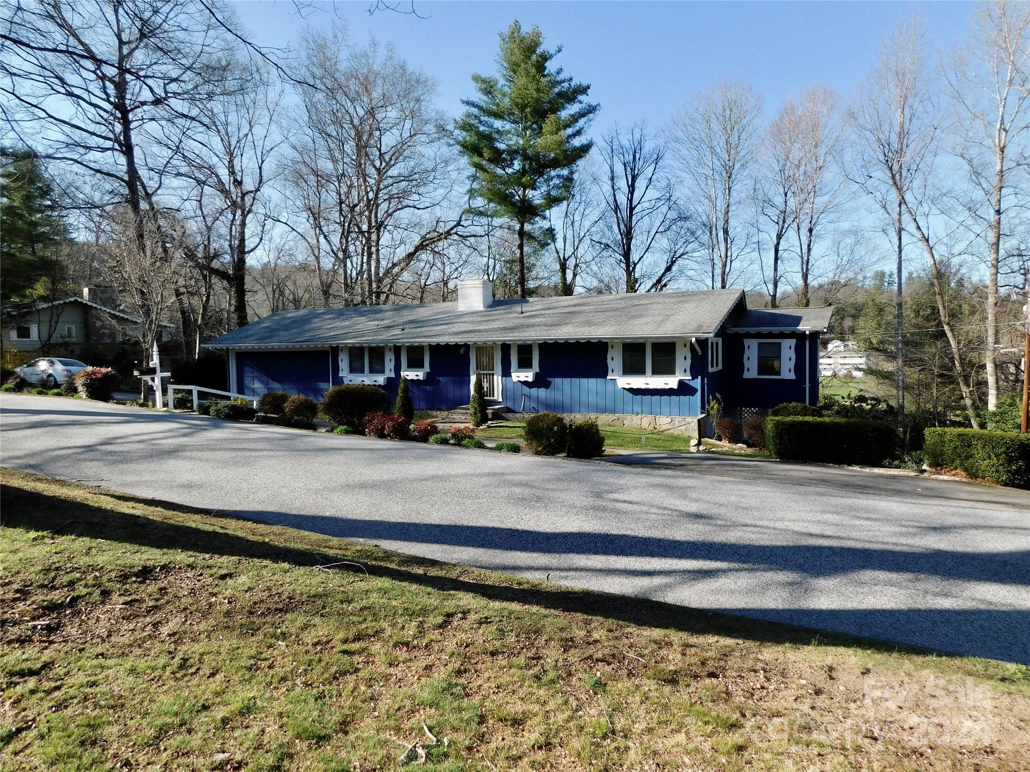 Swiss Pine Lake Dr, Spruce Pine, NC 28777