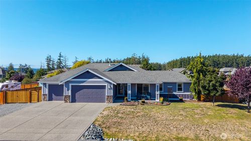 983 Cove View Cir, Oak Harbor, WA, 98277-8254 | Card Image