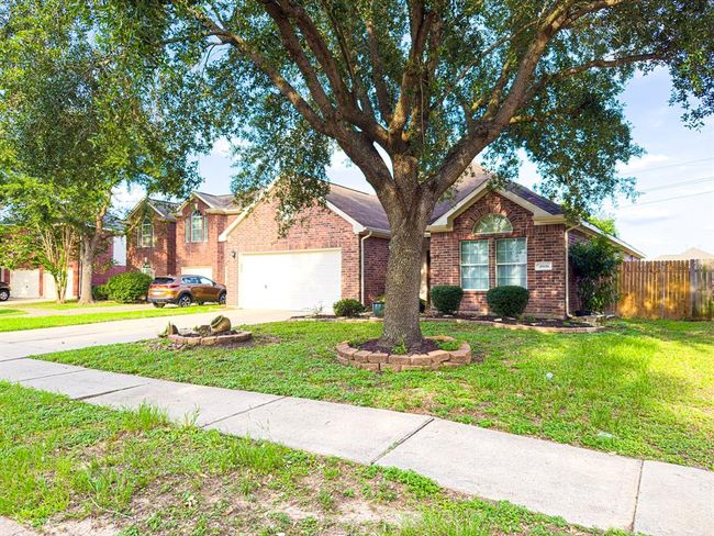 4906 Arbor Falls Ln, House other with 3 bedrooms, 2 bathrooms and 2 parking in Houston TX | Image 4
