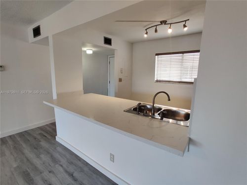 apt-417-17000 Nw 67th Ave, Hialeah, FL, 33015-4062 | Card Image