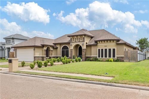211 River Trail St, Rio Grande City, TX, 78582-6914 | Card Image