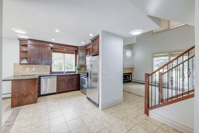 7 - 304 Village Mews Sw, Condo with 2 bedrooms, 2 bathrooms and 1 parking in Calgary AB | Image 9