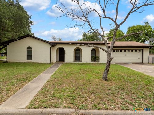 220 E Belton Ave, Rockdale, TX, 76567-2917 | Card Image