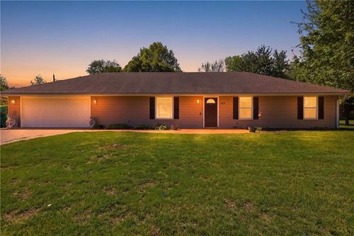 103 W Locust St, Archie, MO, 64725-8204 | Card Image