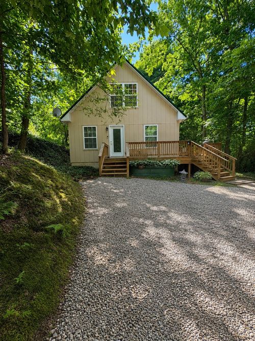 725 Calvert Ridge Rd, Westmoreland, TN, 37186-5408 | Card Image