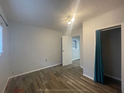 main-level-15 Vera St, Saint Catharines, ON, L2S1C3 | Card Image