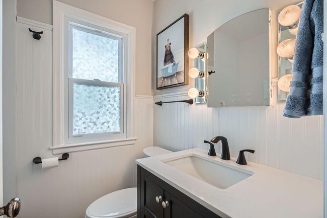 Remodeled Bathroom - Quartz Countertop | Image 11