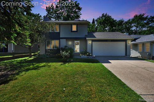 436 Dutch Hill Dr, Lansing, MI, 48917-3460 | Card Image