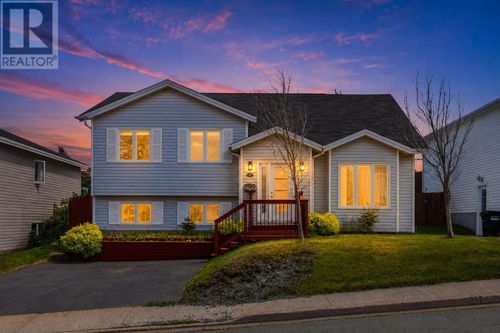 7 Penney Cres, St. John's, NL, A1A5H1 | Card Image