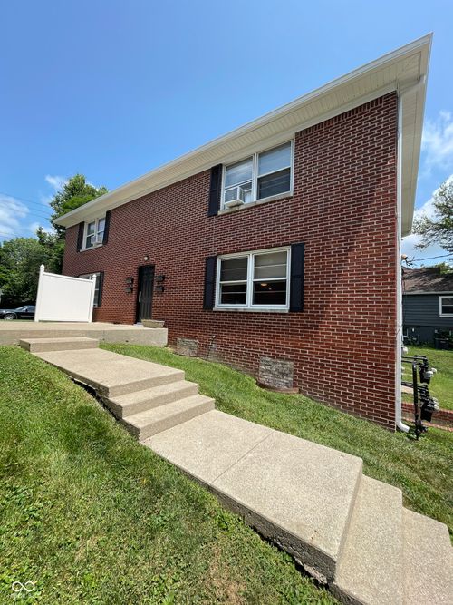 b-113 W Fifth St, Greenfield, IN, 46140-1493 | Card Image