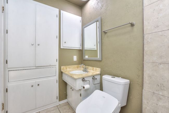 Full Hall Bathroom | Image 24