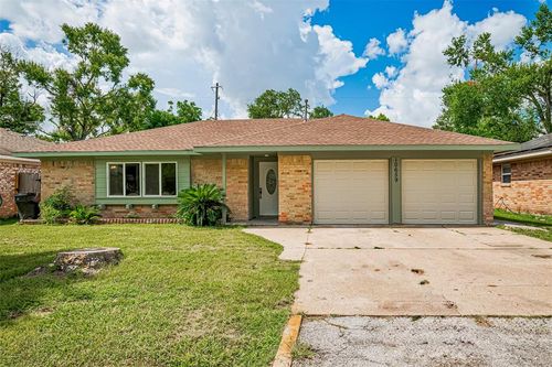 10659 Hazelhurst Dr, Houston, TX, 77043-3217 | Card Image