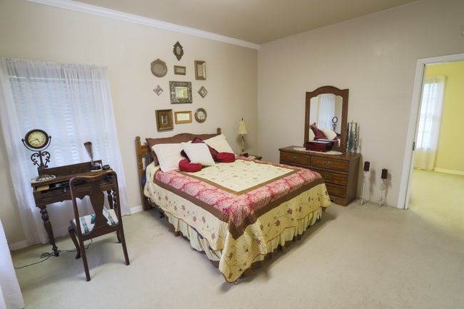1000 S Harrison St, House other with 4 bedrooms, 4 bathrooms and null parking in McGregor TX | Image 17