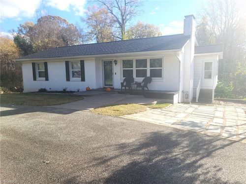 200 Blake St, Winston Salem, NC, 27104-3502 | Card Image