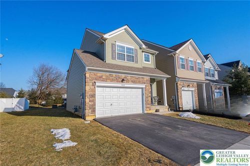 2115 Huntington Ln, Easton, PA, 18040-8400 | Card Image