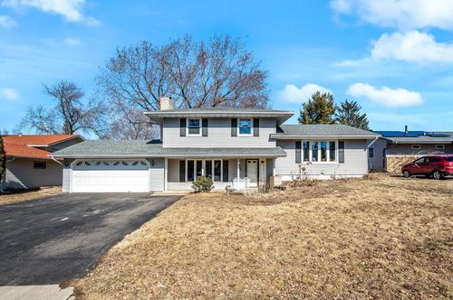 8708 40th Avenue N, New Hope, MN, 55427 | Card Image