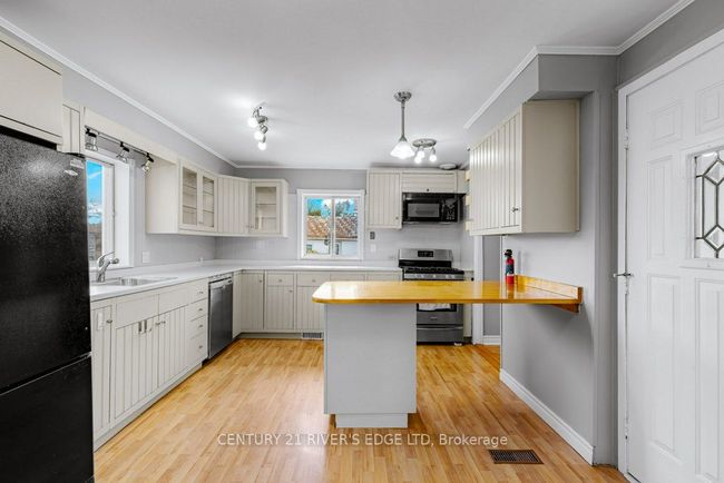 53 Main St E, House other with 3 bedrooms, 1 bathrooms and 4 parking in Athens ON | Image 15