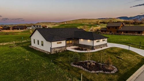 19 Dornoch Dr, Sheridan, WY, 82801-9206 | Card Image