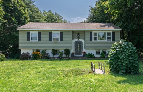 10 Lakeview Ct, Poughkeepsie, NY, 12603-4362 | Card Image