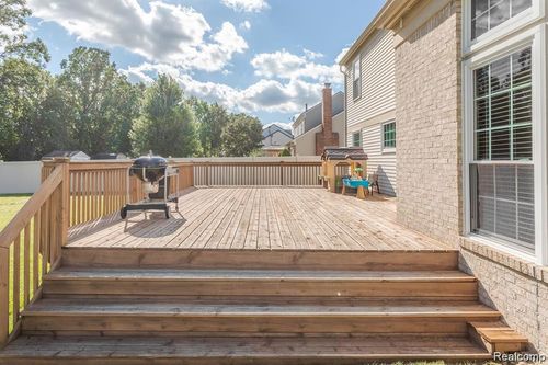 44569 Greenbriar Ct, Van Buren Township, MI, 48111-5141 | Card Image