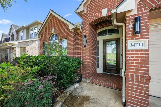 14214 Ayers Rock Rd, House other with 3 bedrooms, 2 bathrooms and 2 parking in Sugar Land TX | Image 7