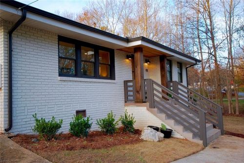 911 Lake Ct Se, Smyrna, GA, 30082-2810 | Card Image