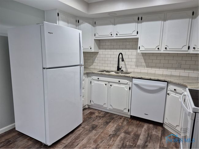 APT-202 - 435 Park Ave, Condo with 2 bedrooms, 1 bathrooms and 1 parking in Fostoria OH | Image 9