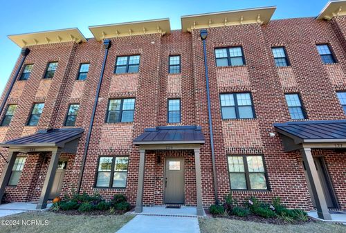 129 Lexington Ln, Southern Pines, NC, 28387-4216 | Card Image