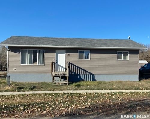 320 4th Avenue, Dodsland, SK, S0L0V0 | Card Image