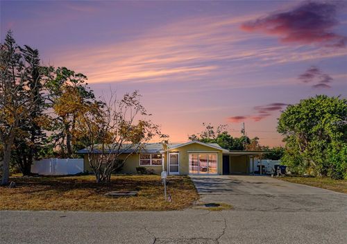 3468 Roslyn Rd, Venice, FL, 34293-4937 | Card Image