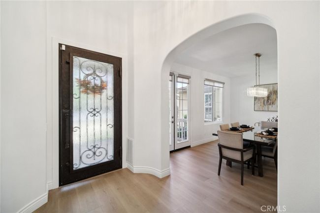 25422 Magnolia Ln, House other with 5 bedrooms, 5 bathrooms and 5 parking in Stevenson Ranch CA | Image 6