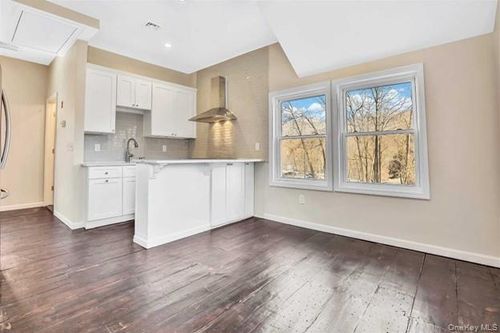 2 Tioronda Ave, Beacon, NY, 12508-3323 | Card Image