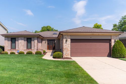 90 N Prairie Dr, Addison, IL, 60101-3147 | Card Image