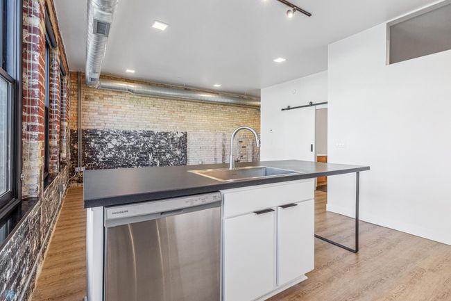 Kitchen & Living Room | Image 11