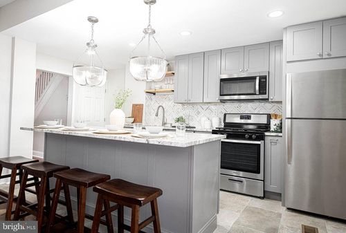 1816 Chilton St, BALTIMORE, MD, 21218-3738 | Card Image