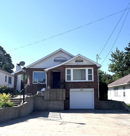 514 W Maple St, Centerville, IA, 52544-2119 | Card Image