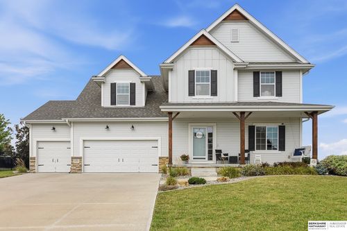 11012 Superior Dr, Papillion, NE, 68046-5847 | Card Image