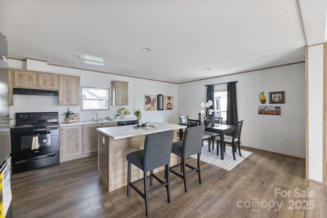 Kitchen | Image 14