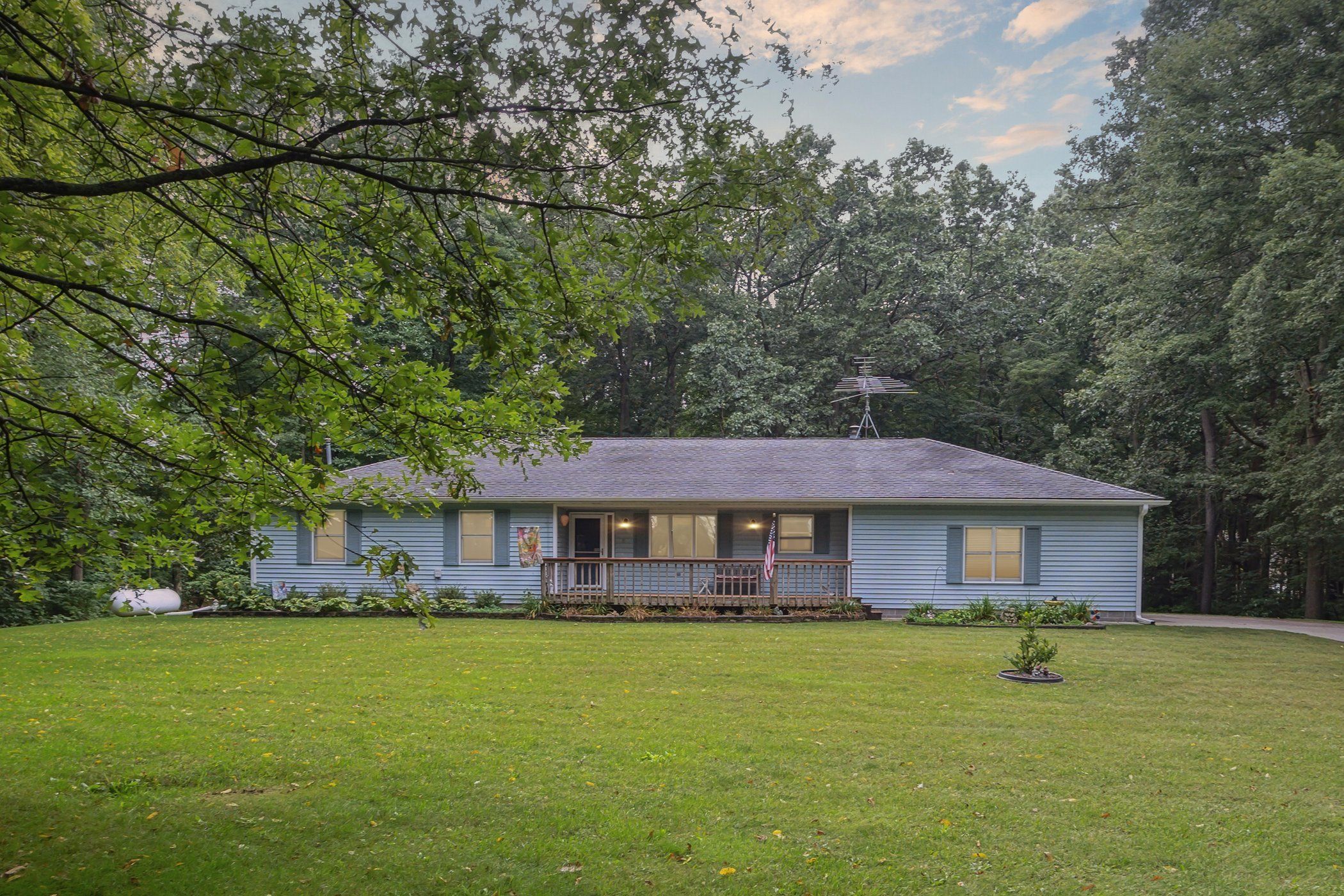 Bradley Rd, Gregory, MI 48137