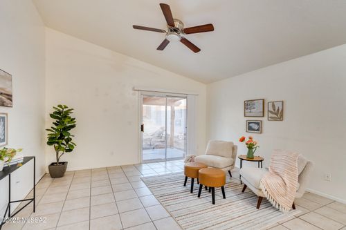 10207 E Desert Crossings Way, Tucson, AZ, 85747-5035 | Card Image