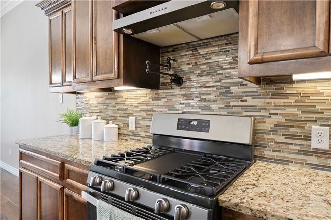 Gas Range with Pot Filler | Image 13