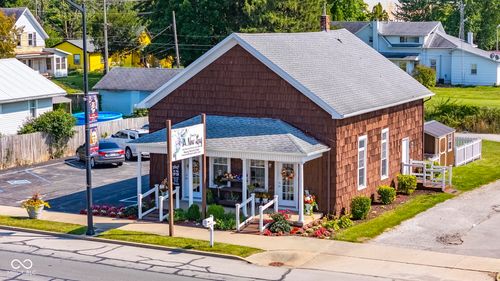 313 W Main St, Gas City, IN, 46933-1073 | Card Image