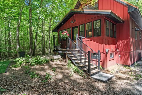 6907 126th Ave, Fennville, MI, 49408-8616 | Card Image