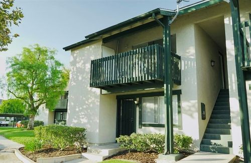 2-23232 Orange Ave, Lake Forest, CA, 92630-4922 | Card Image