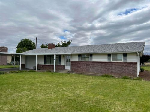 2091 Ashue Rd, Wapato, WA, 98951-9454 | Card Image