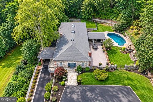 99 Grandview Rd, WERNERSVILLE, PA, 19565-9433 | Card Image