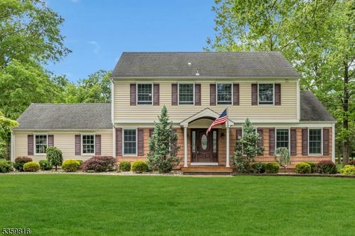 5 Woodward Dr, BELLE MEAD, NJ, 08502-5220 | Card Image