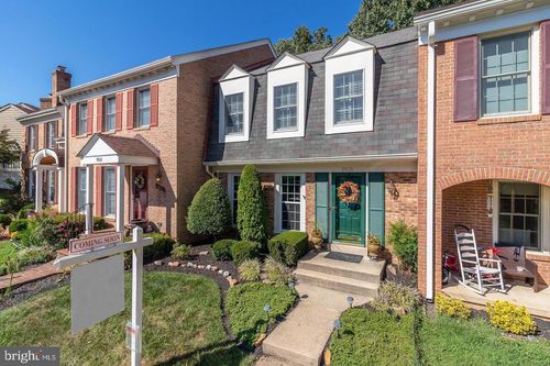 9820 Burke Pond Ln, BURKE, VA, 22015-2958 | Card Image